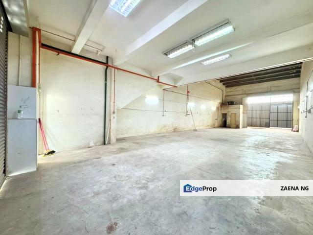 Warehouse for rent in Petaling, Alam Impian