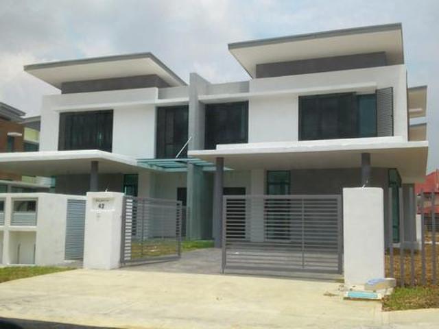 Residential House for sale in Sendayan Village, Negeri Sembilan