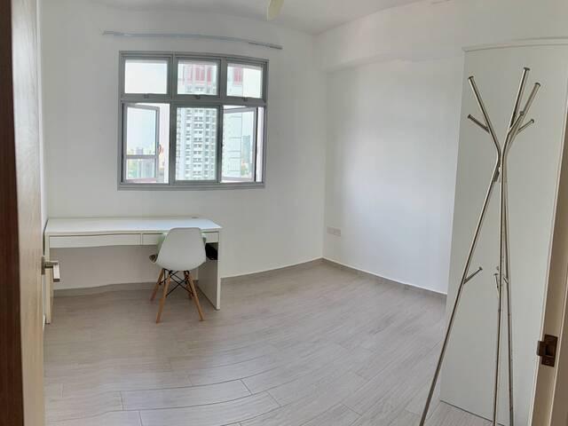 Room for rent in Henderson Hill, Singapore