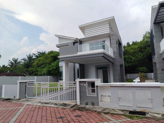 Bungalow for sale in Wellesley, Penang
