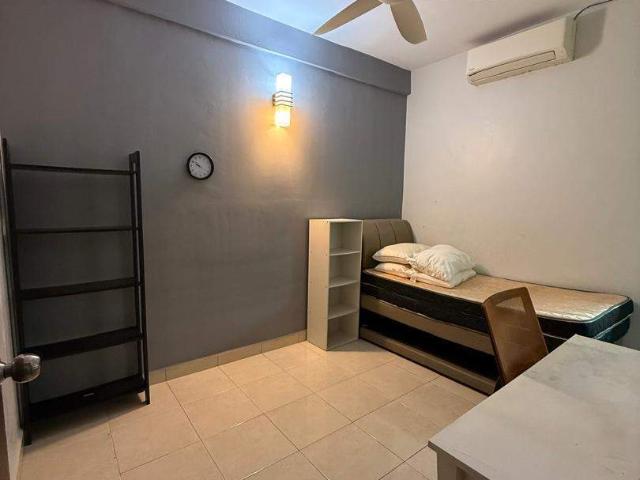Room for rent in Wellesley, Penang