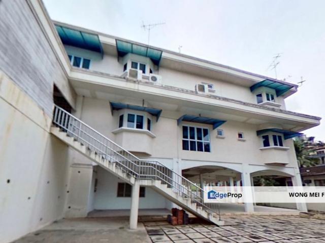 House for sale in Pantai
