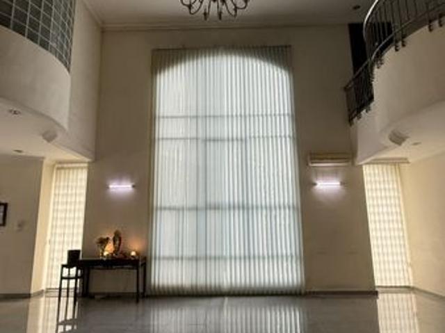 House for sale in Pantai