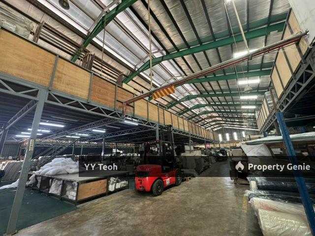 Warehouse for sale in Malaka