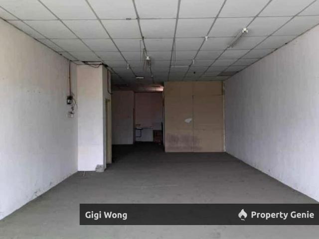 Shop for rent in Malaka