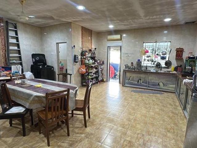Terraced House for sale in Malaka