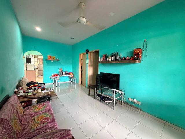 Terraced House for sale in Malaka