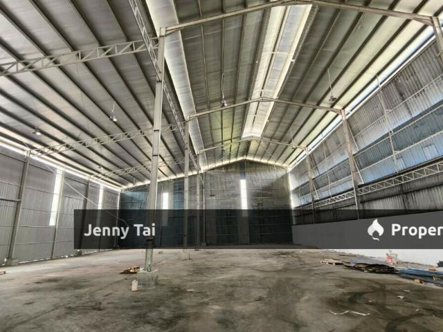Warehouse for sale in Malaka
