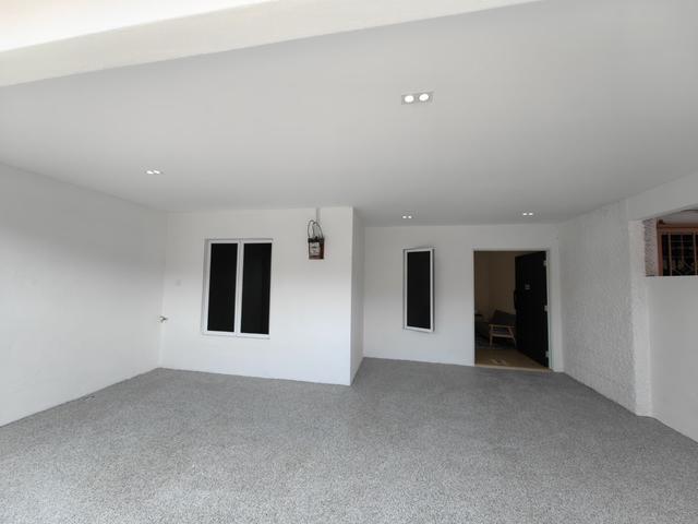 Terraced House for sale in Malaka