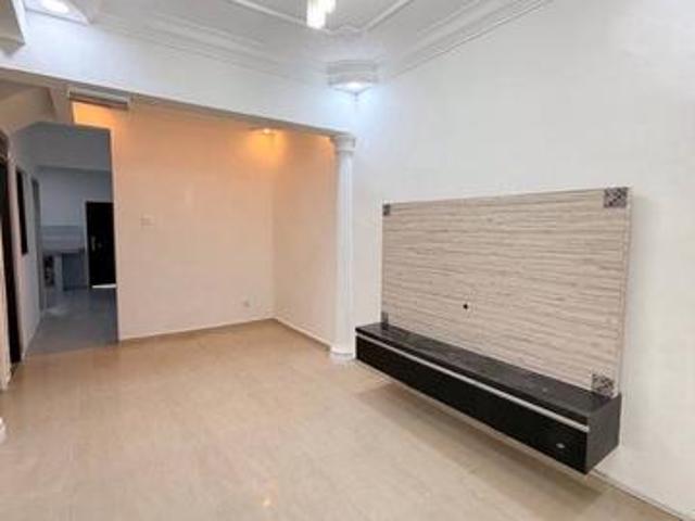 Terraced House for sale in Ulu Tiram, Johor