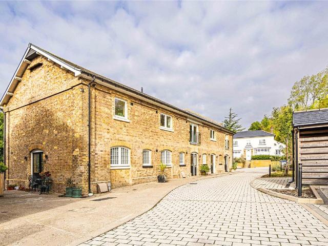 Apartment for rent in Bulbourne, Pouchen End