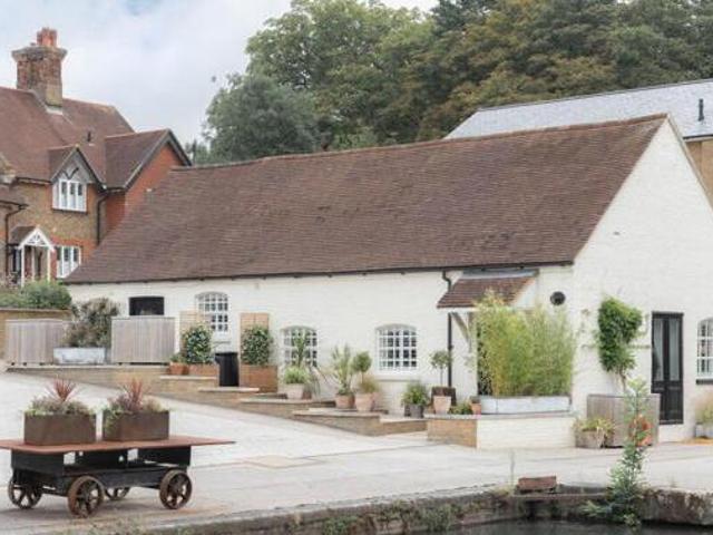 House for rent in Pouchen End, Hertfordshire