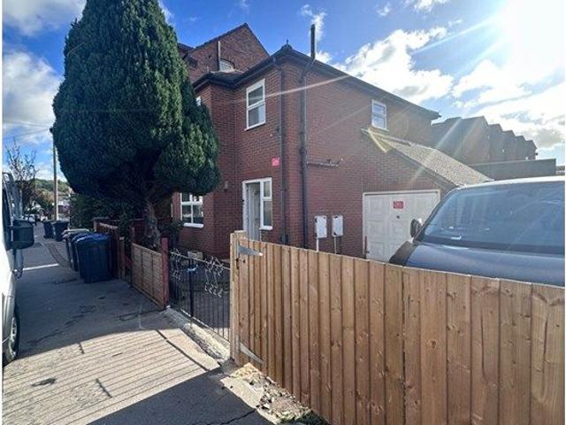 House for rent in London Borough of Croydon, Greater London