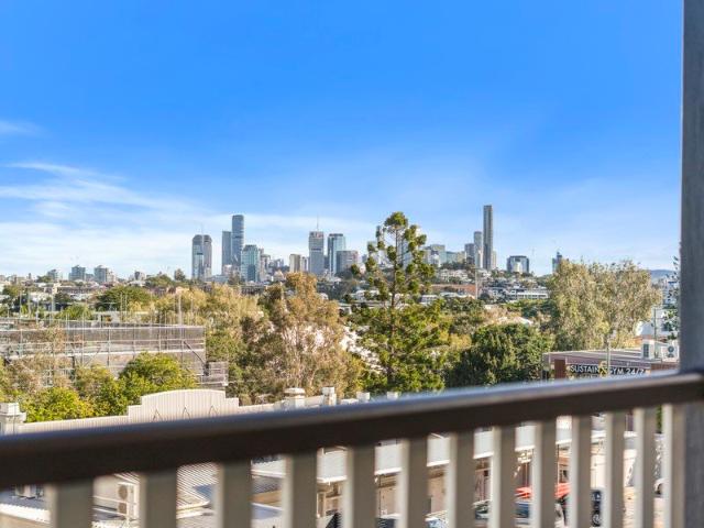 Townhouse for sale in Toombul, Queensland