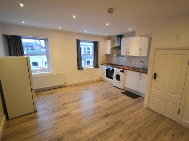 Apartment for rent in Brooklands, Dartford