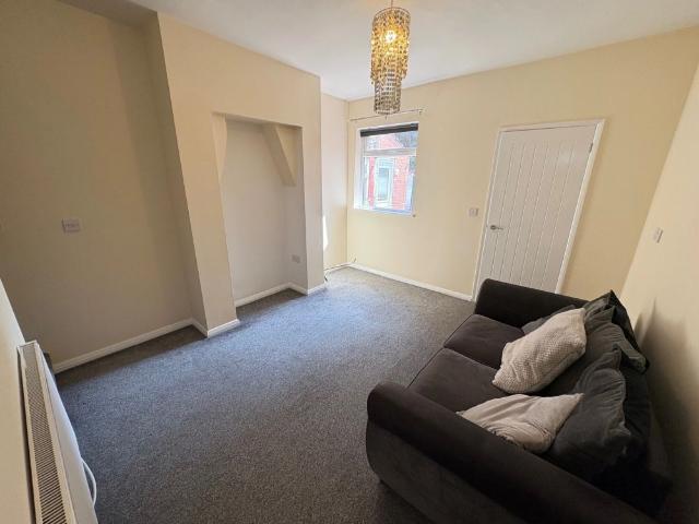 House for rent in Caldermill, East Midlands