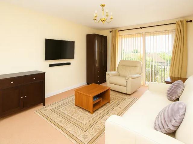 House for rent in London Borough of Croydon, Selsdon