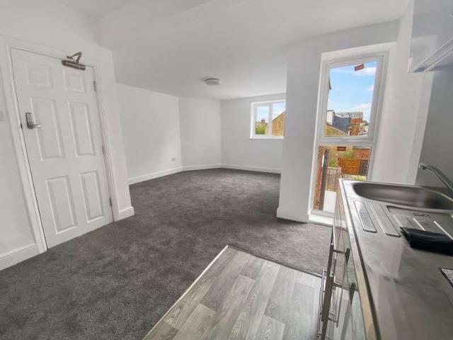 House for rent in Robin Hood, The Slade