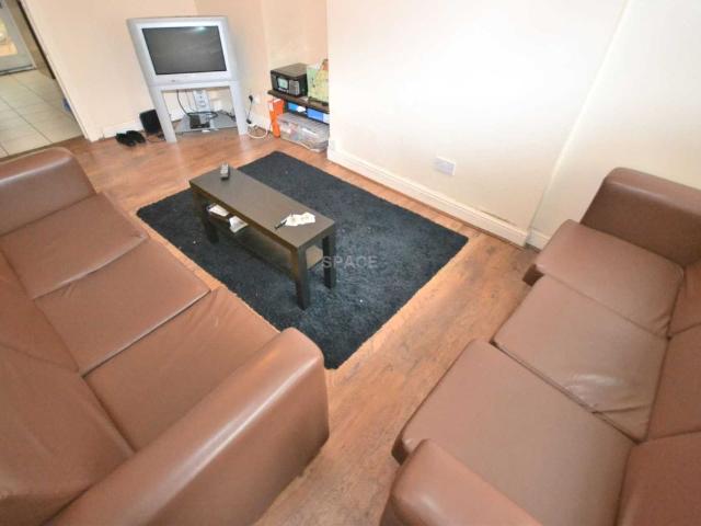 House for rent in Newtown, Reading