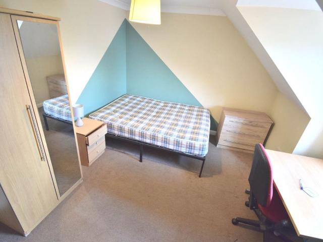Room for rent in Newtown, Reading