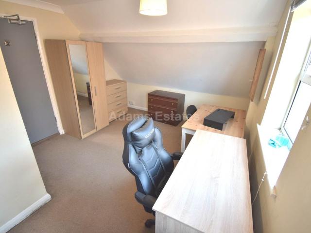 Room for rent in Newtown, Reading