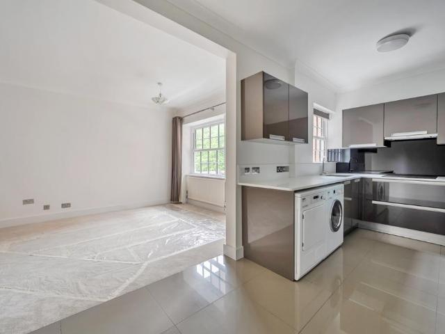 Apartment for rent in Gerrards Cross, Denham