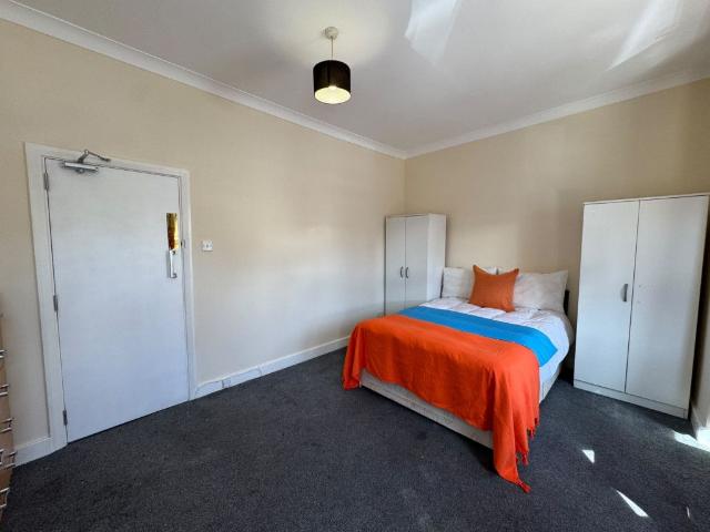 Room for rent in Shepherd's Bush, Greater London