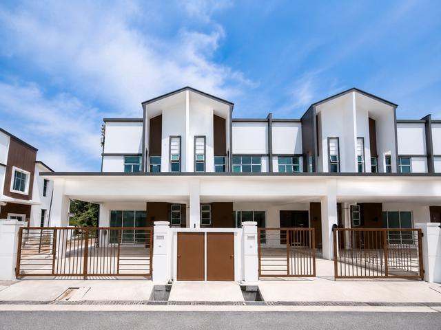 Terraced House for sale in Malaka