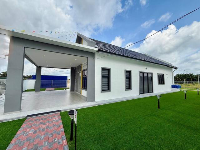 Bungalow for sale in Malaka