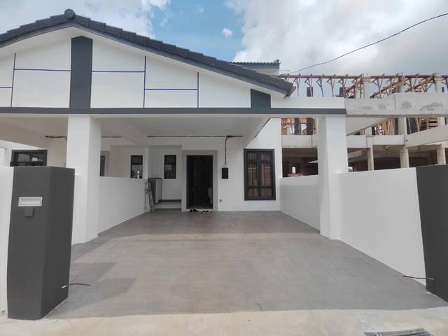 Terraced House for sale in Malaka
