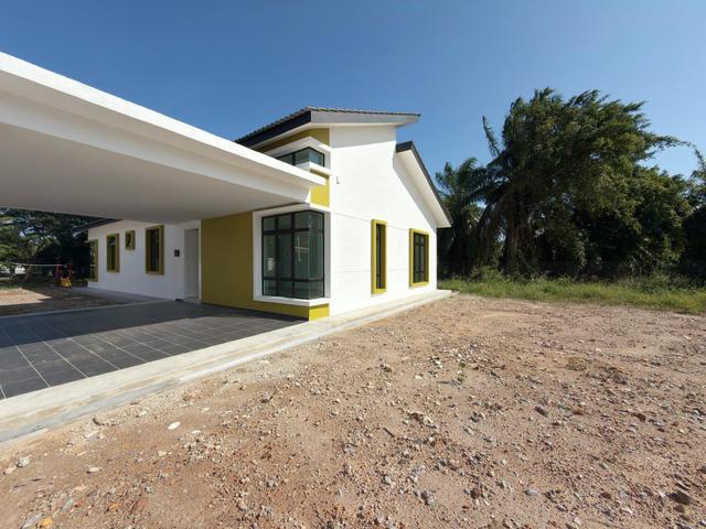 Bungalow for sale in Malaka