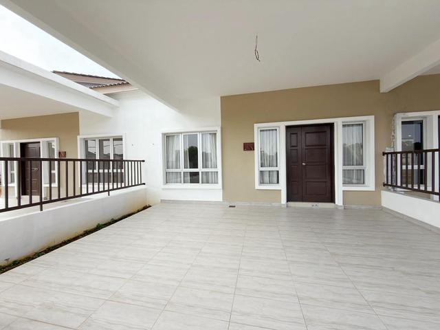 Terraced House for sale in Malaka
