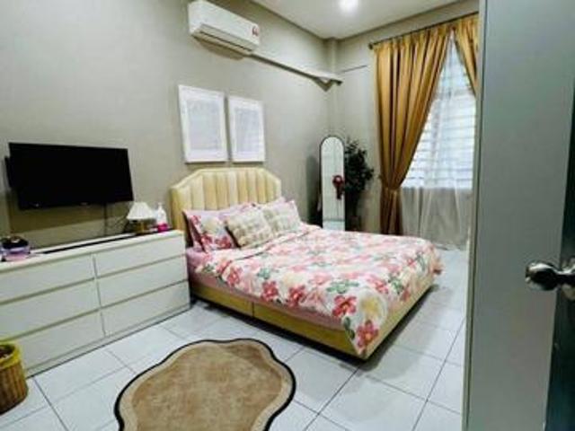 Terraced House for sale in Malaka