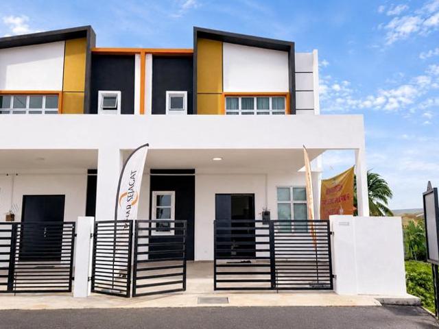 Terraced House for sale in Malaka