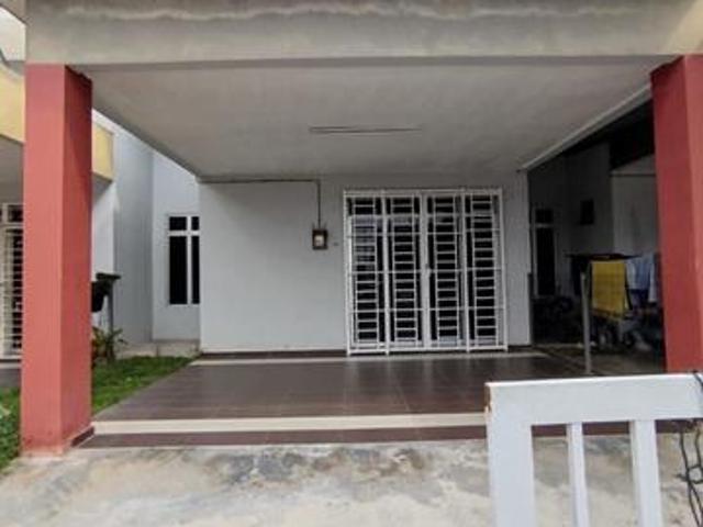 Terraced House for sale in Malaka