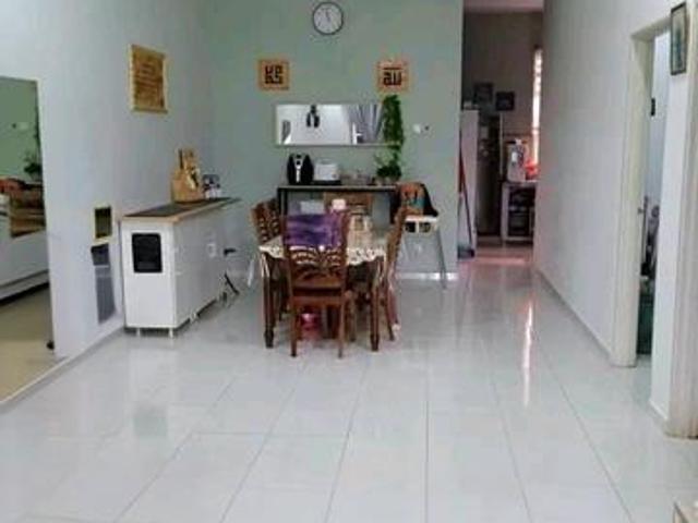 Terraced House for sale in Malaka