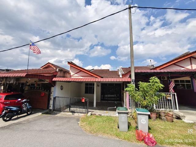 Terraced House for sale in Malaka