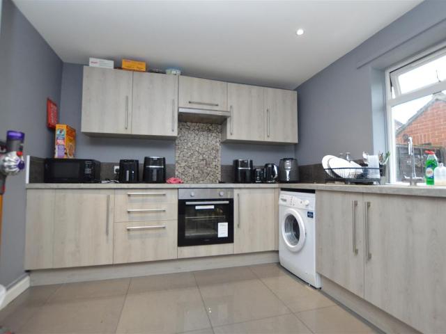 Apartment for rent in Clover Hill, East Bank