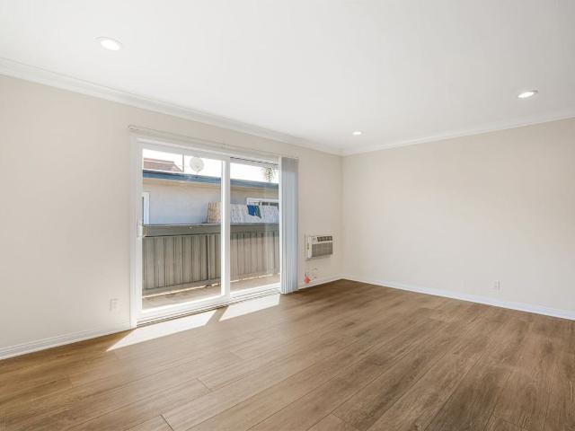 Apartment for rent in Canoga Park, California