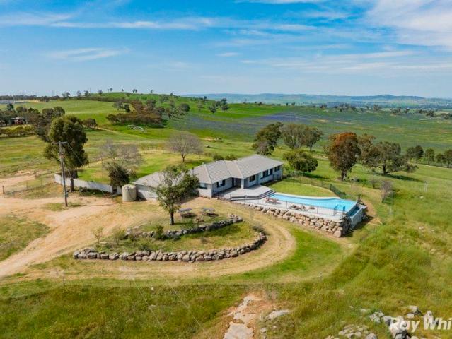 House for sale in Eunanoreenya, Wagga Wagga City Council