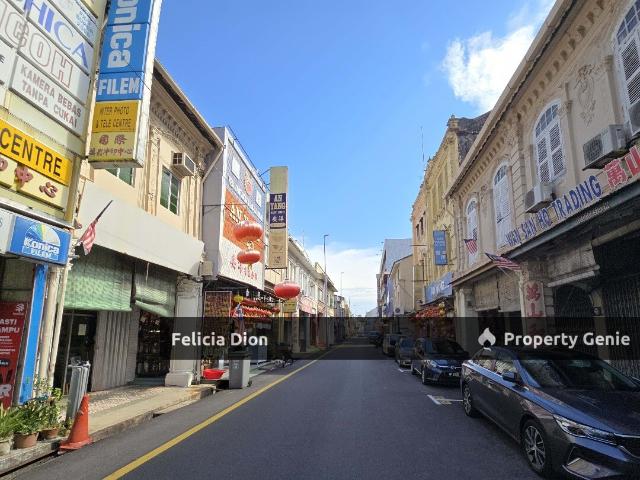 Shop for sale in Malaka