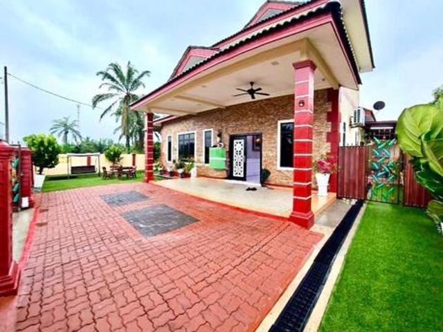 Terraced House for sale in Malaka
