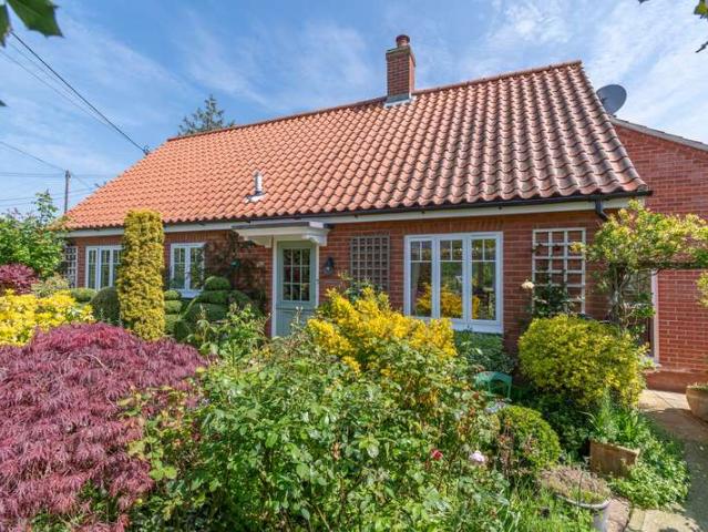 Bungalow for sale in Comers, Norfolk