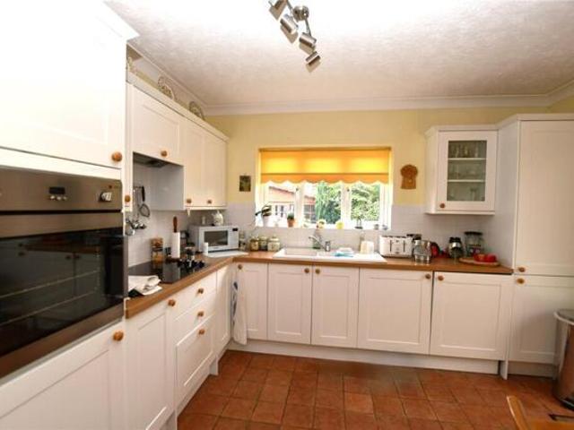 Bungalow for sale in Martin's Heron, Winkfield