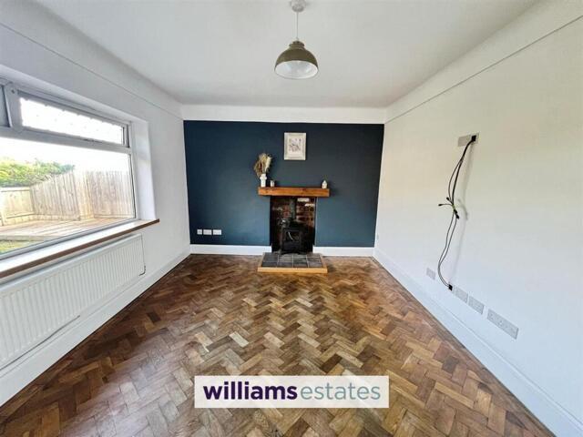Bungalow for sale in Cadole, Gwernymynydd