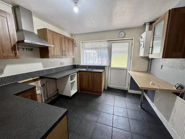 Bungalow for sale in Glanaman, Cwmamman