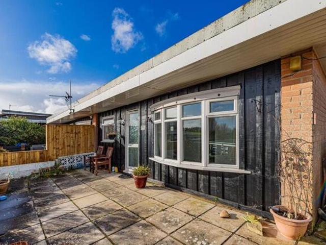 Bungalow for sale in Lavernock, Wales