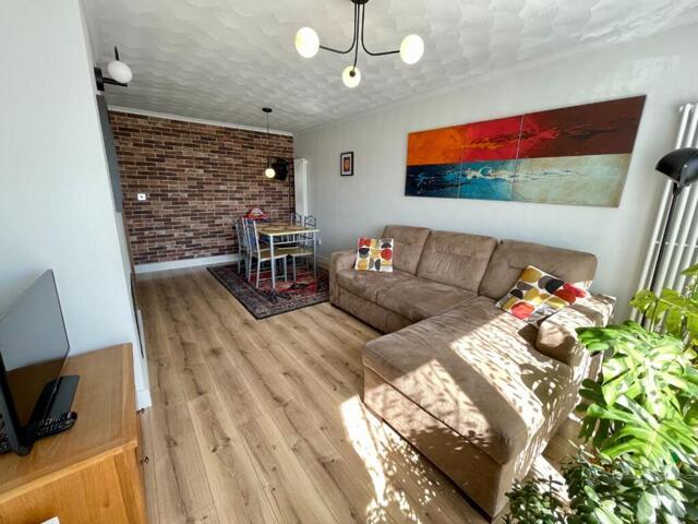 Bungalow for sale in Luton, Hart Hill