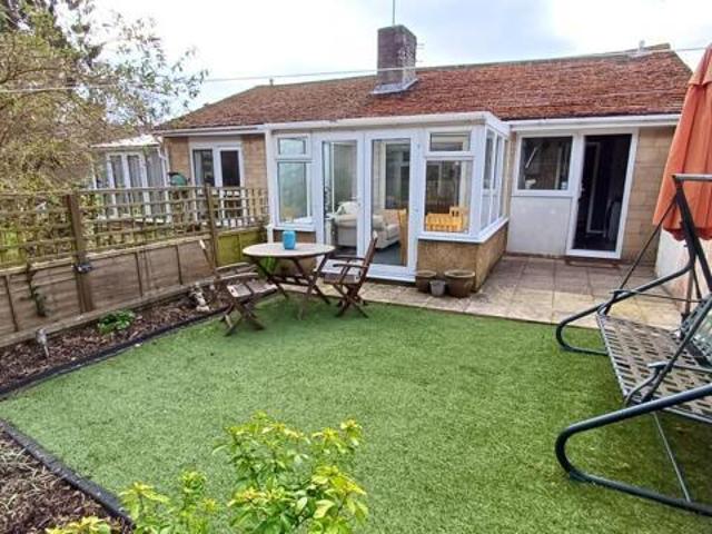 Bungalow for sale in Hook Norton, Evershot