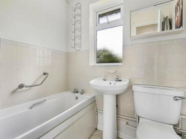 Bungalow for sale in Yarnton, Evershot